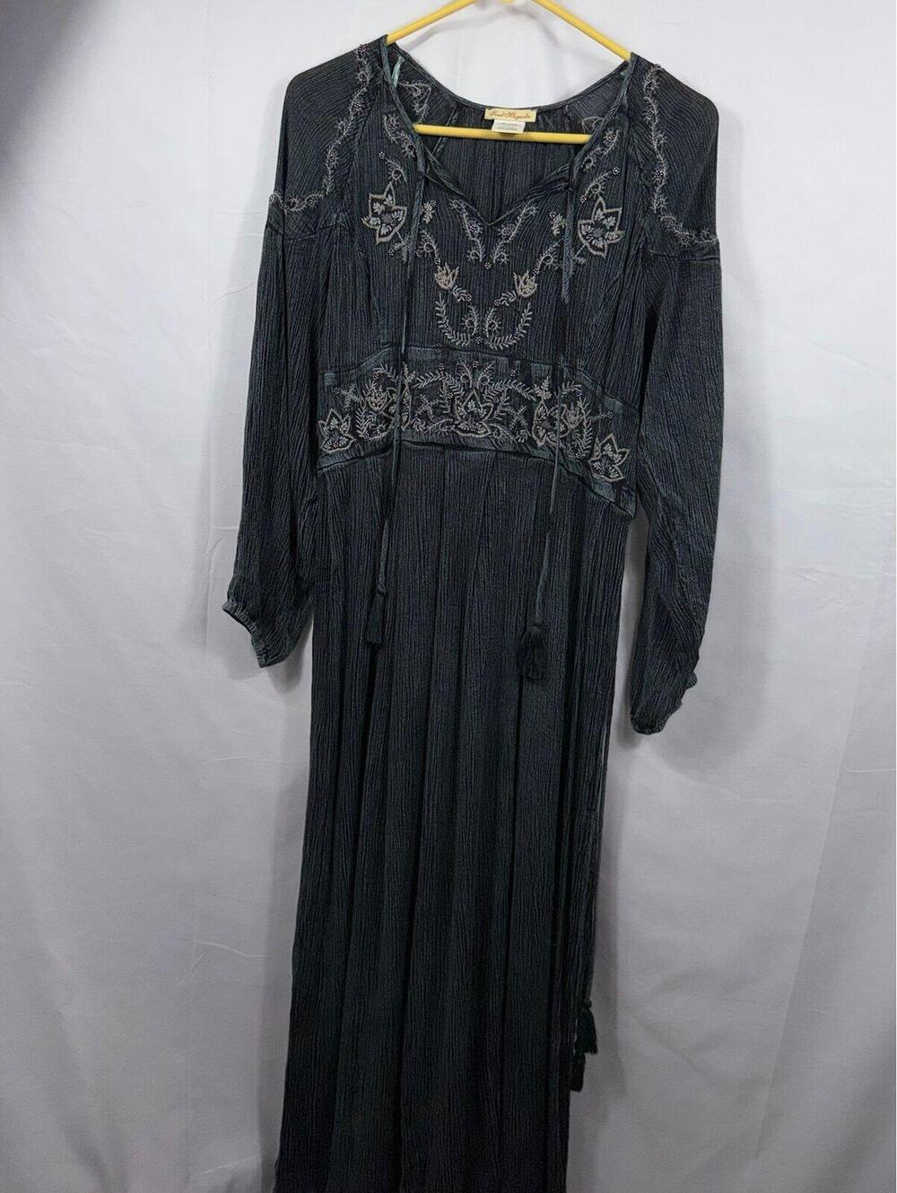 Sweet Magnolia Embroidered Boho Maxi Dress Women’s Size Medium Blue Gray Viscose